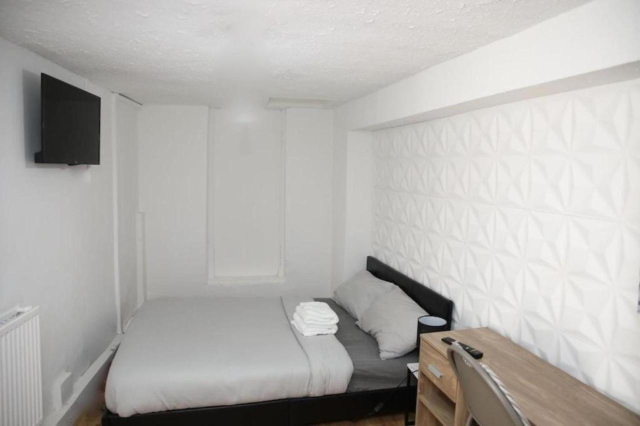 Oyo Timi Holiday Homes London Exterior photo