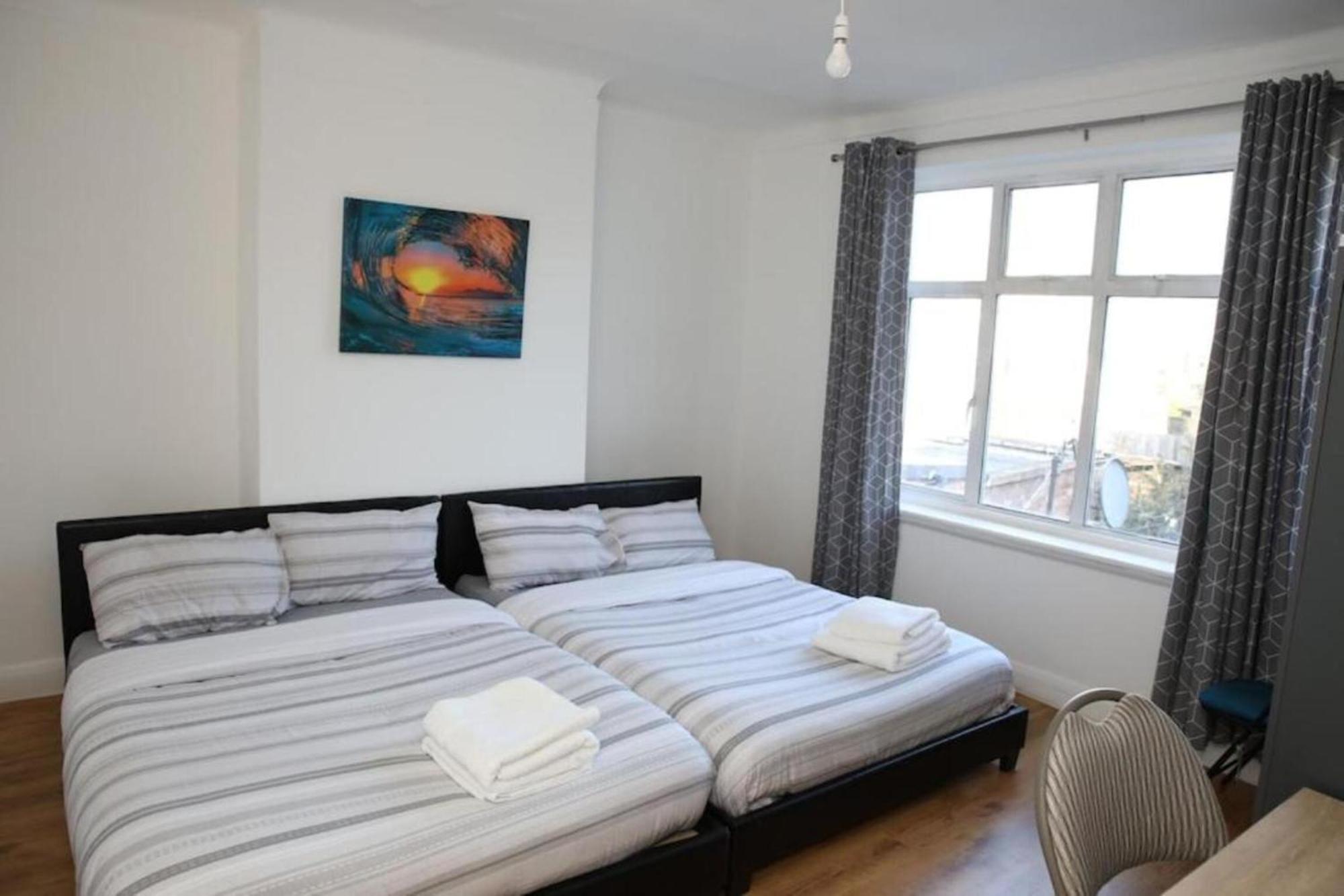 Oyo Timi Holiday Homes London Exterior photo